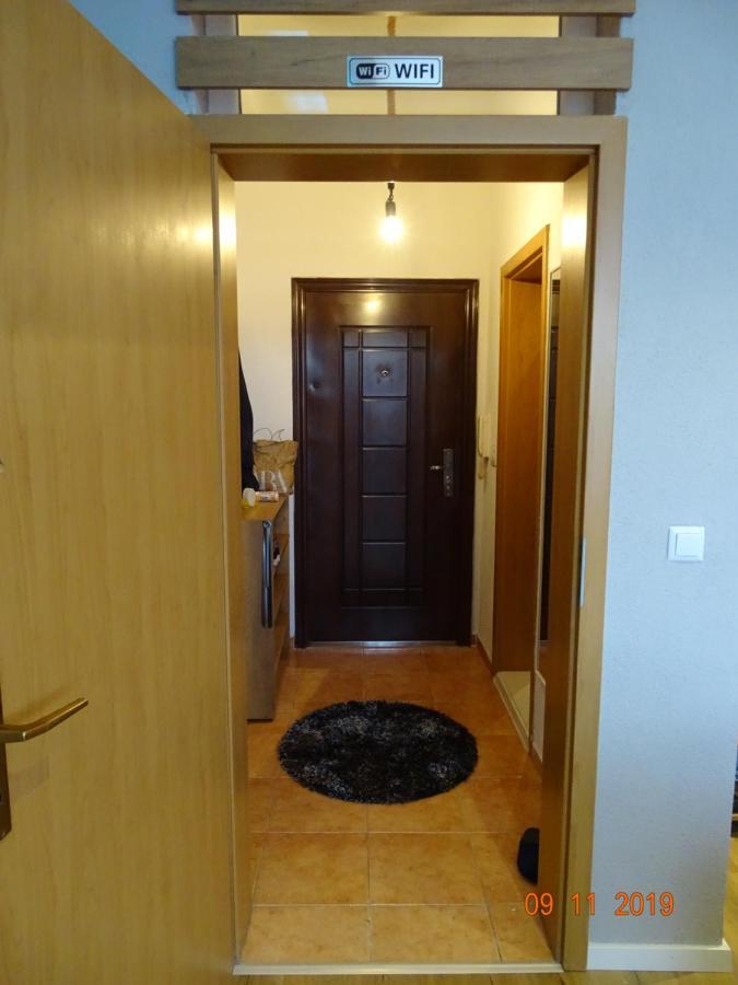 Ora-Prn,Cosy Apartment In The City Center Pristina Eksteriør billede